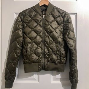 Aritzia Tna League Puffer (LN)